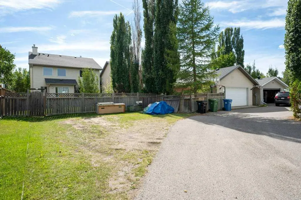 393 Inverness Park SE
