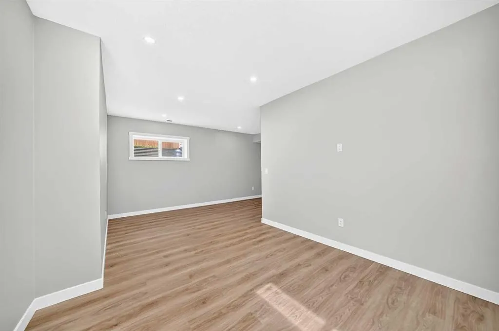 805 Mandalay Boulevard