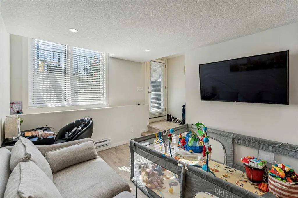 260 Rowley Way NW #312
