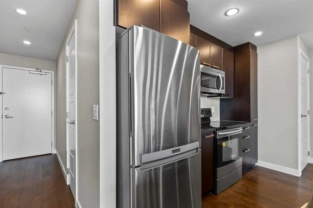 225 11 Avenue SE #804