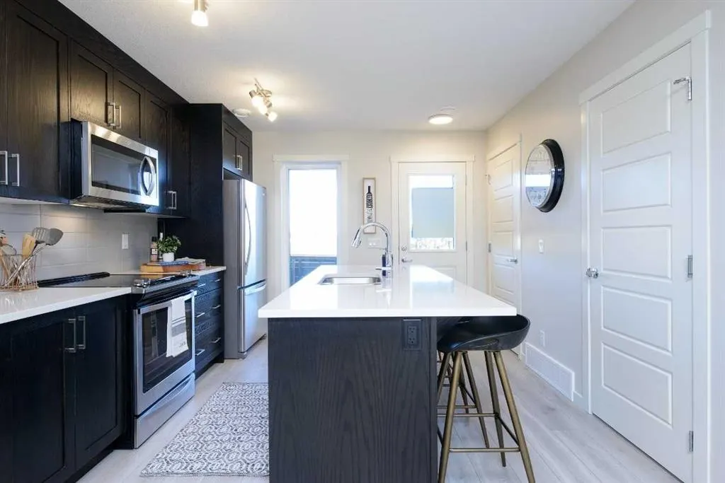 63 Belmont Passage SE #109