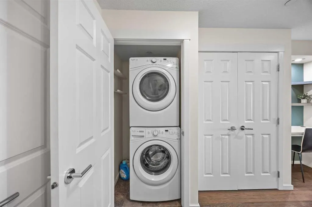 99 Copperstone Park SE #1304