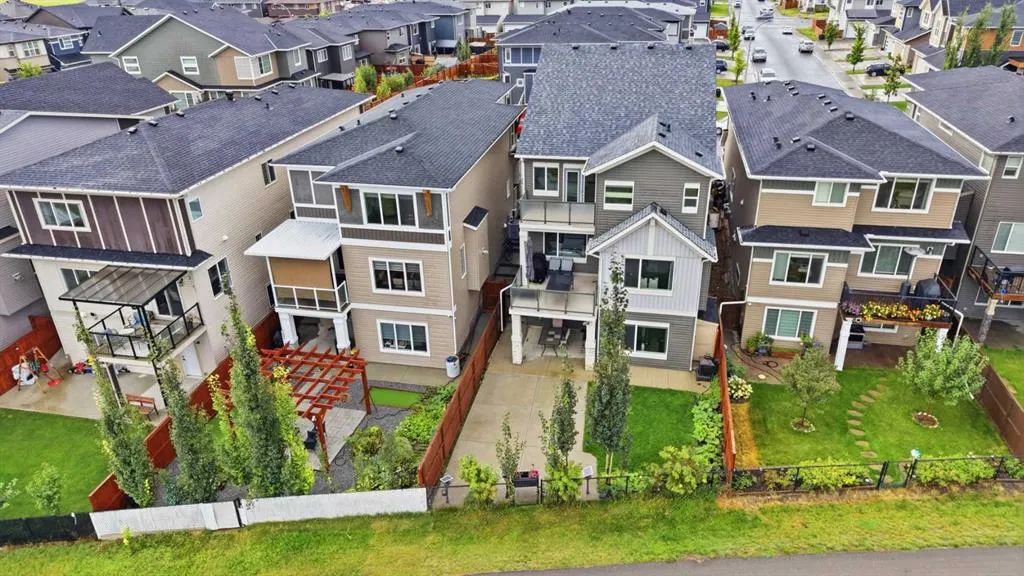 288 Corner Meadows Manor NE