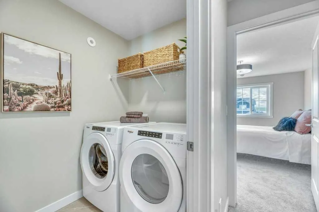 212 Edgefield Bay