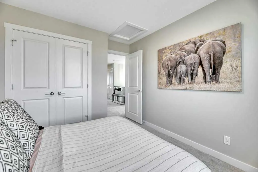 212 Edgefield Bay
