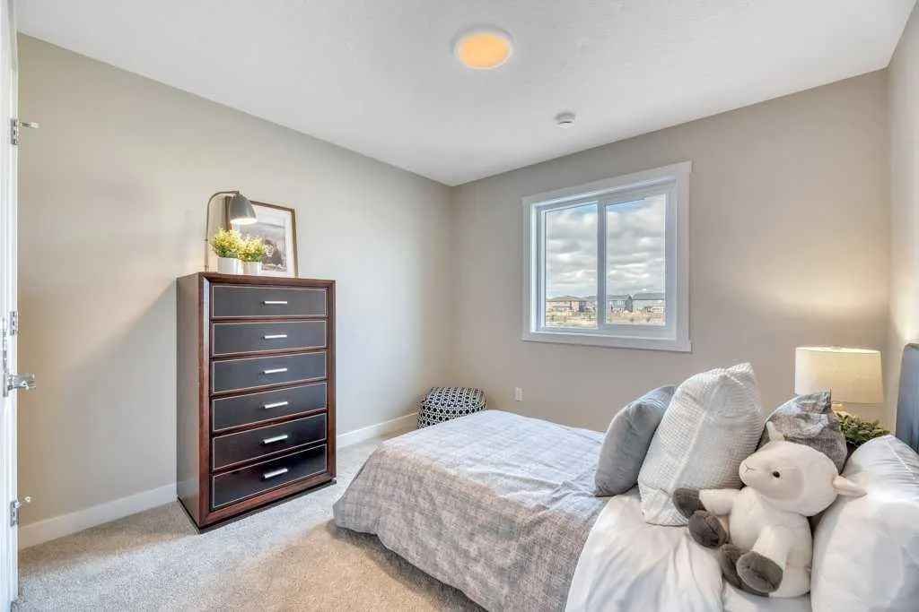 212 Edgefield Bay