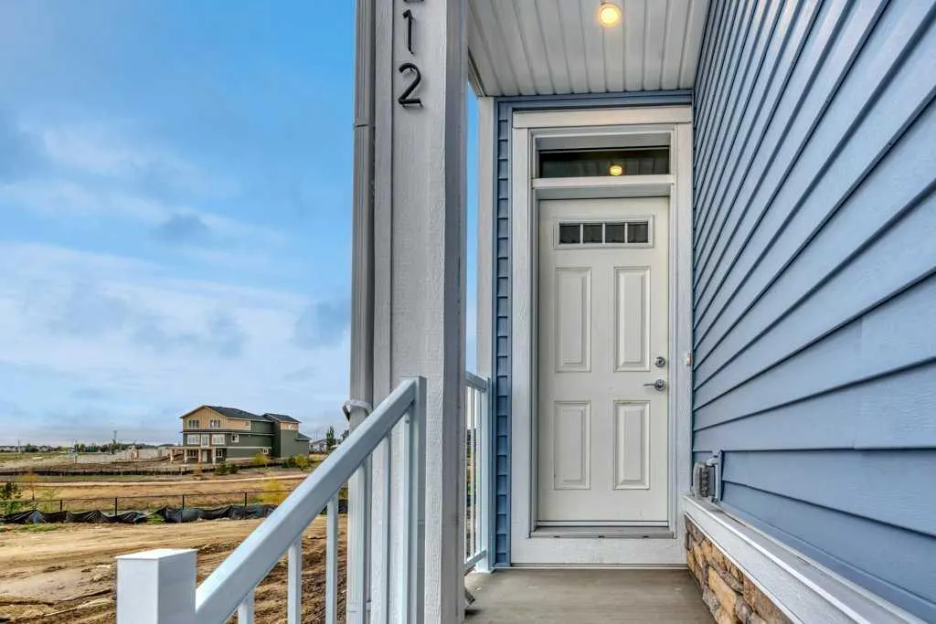 212 Edgefield Bay
