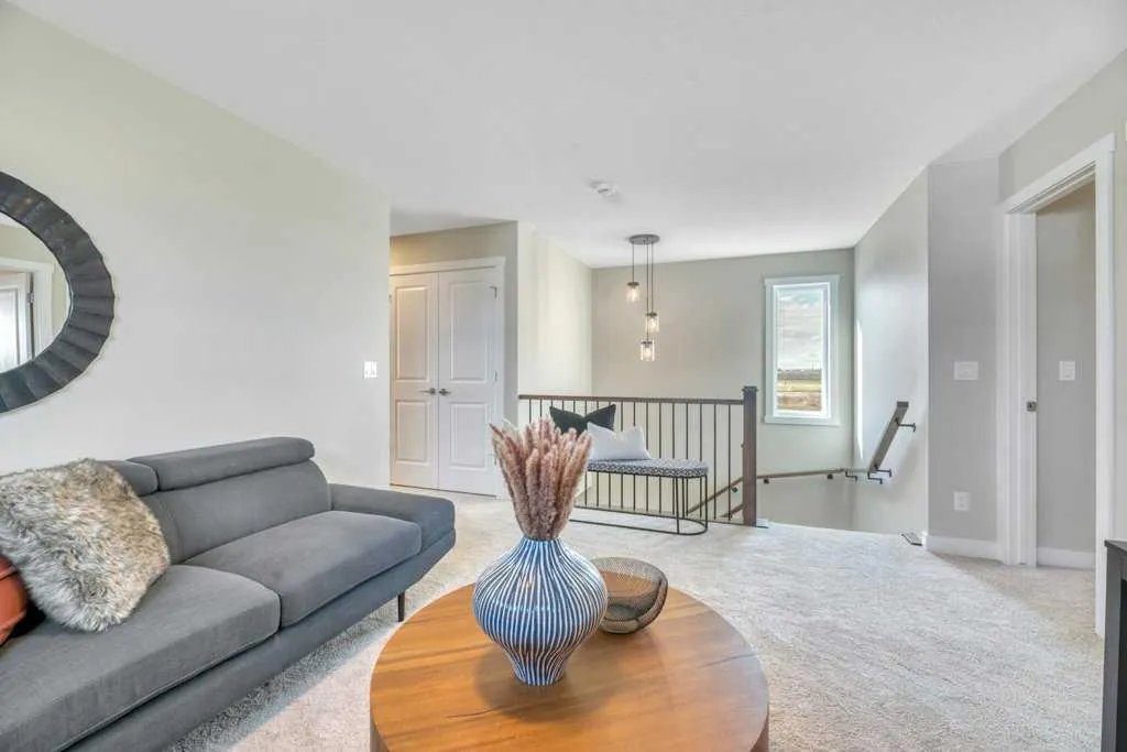 212 Edgefield Bay
