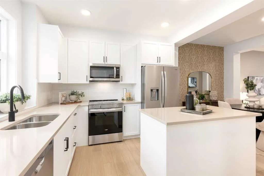 30 Rochester View NW #303