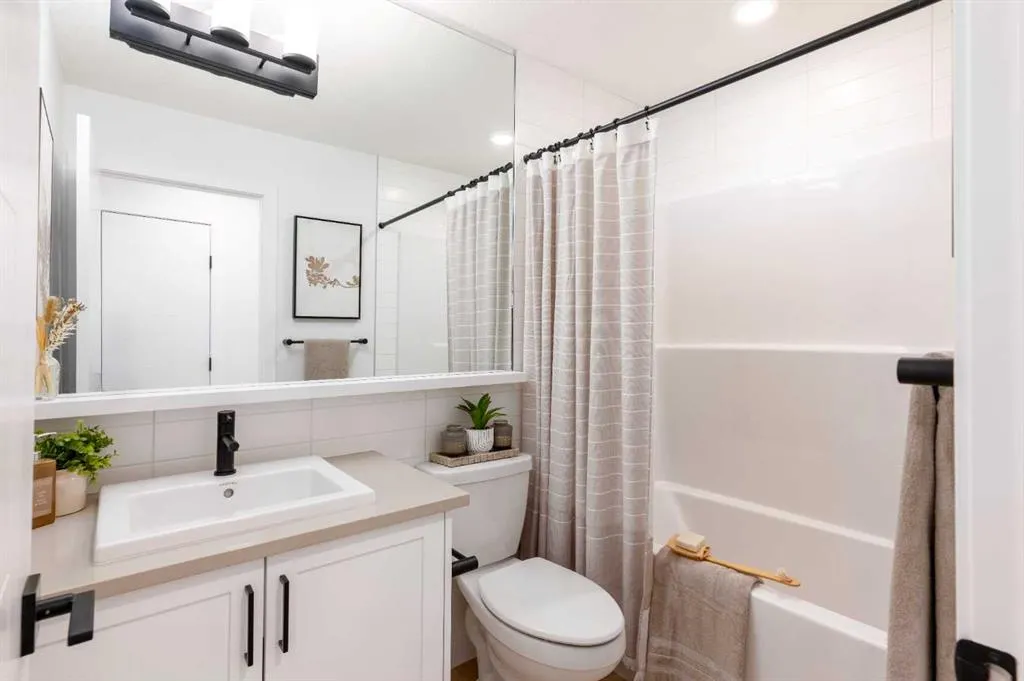 30 Rochester View NW #303
