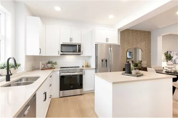 30 Rochester View NW