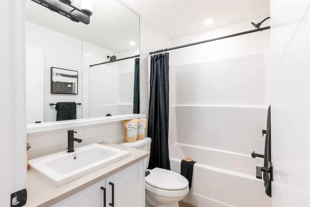30 Rochester View NW #1203