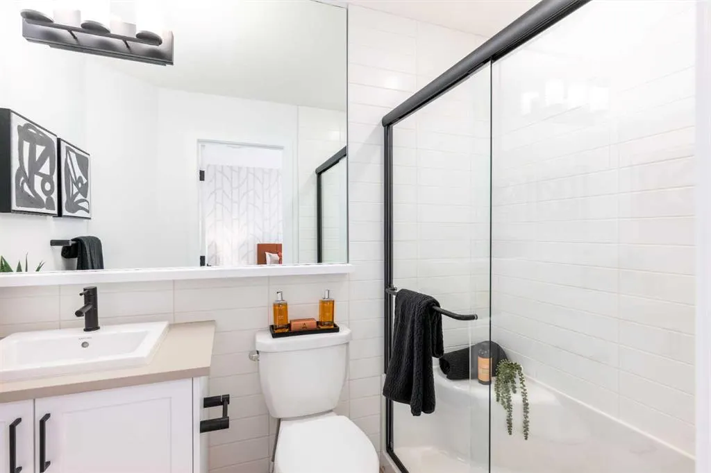 30 Rochester View NW #1203
