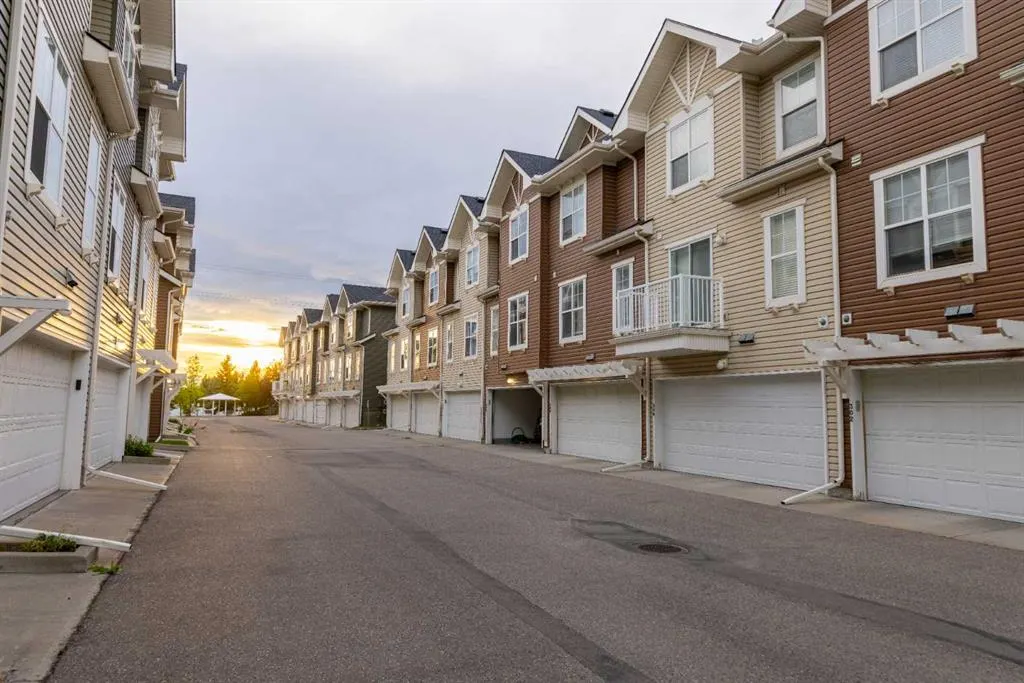 308 Toscana Gardens NW