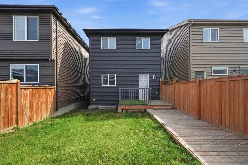 95 Corner Meadows Villas NE