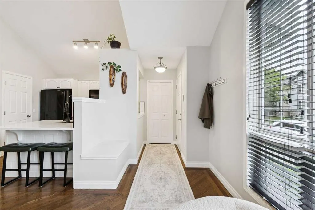 108 Elgin Manor SE