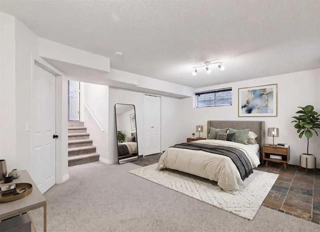 108 Elgin Manor SE