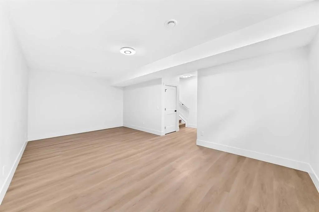 20 Lakewood Way