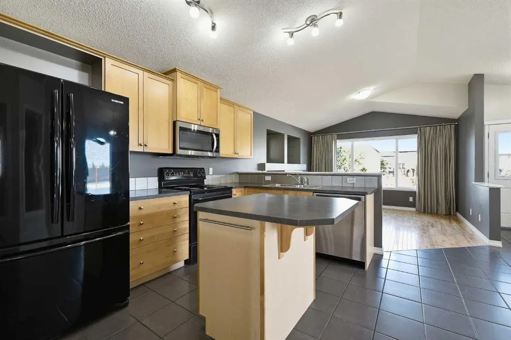 64 Copperfield Rise SE