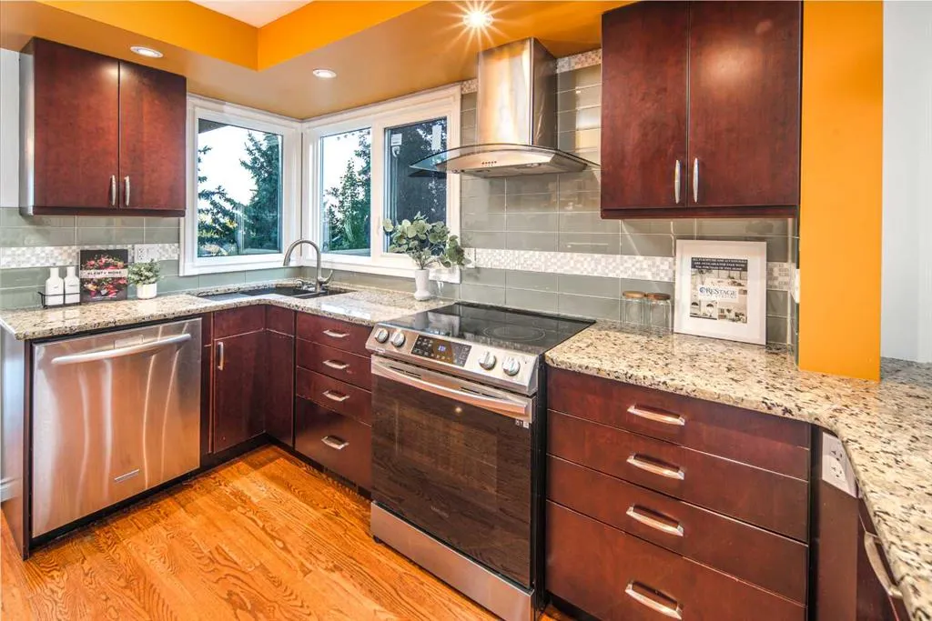 44 Stradwick Way SW