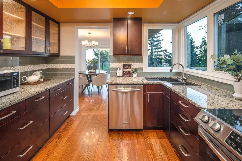 44 Stradwick Way SW