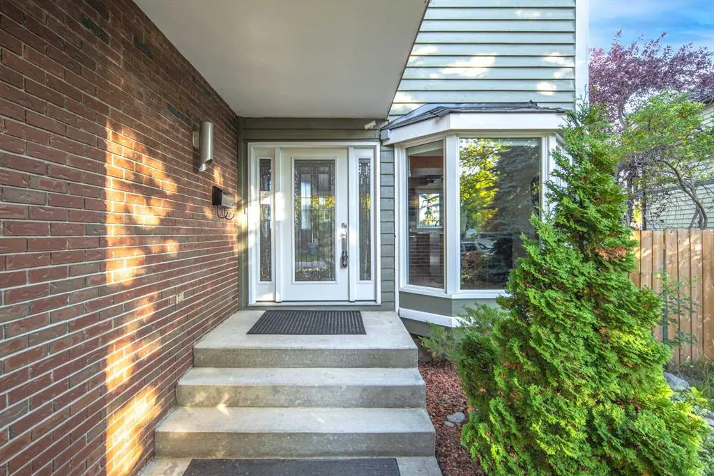 44 Stradwick Way SW