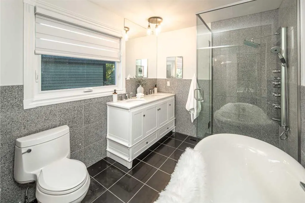 44 Stradwick Way SW