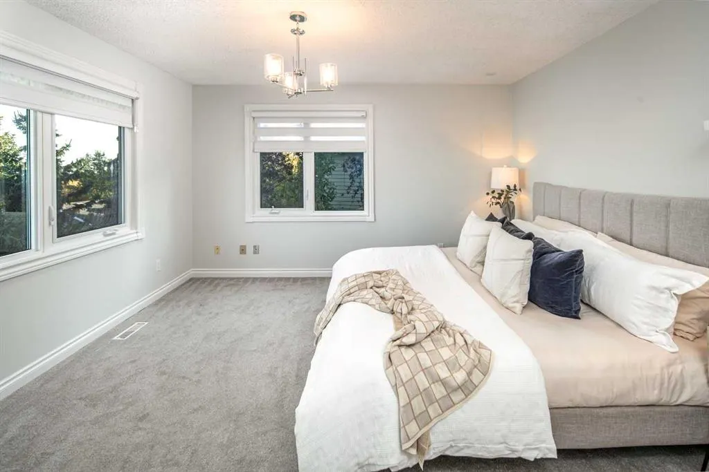 44 Stradwick Way SW