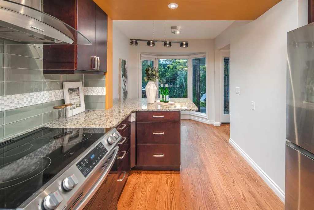 44 Stradwick Way SW