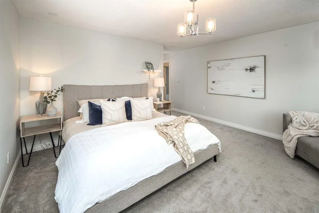 44 Stradwick Way SW