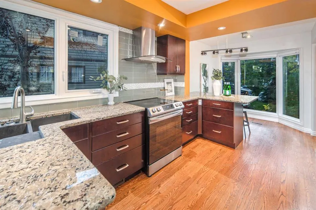44 Stradwick Way SW