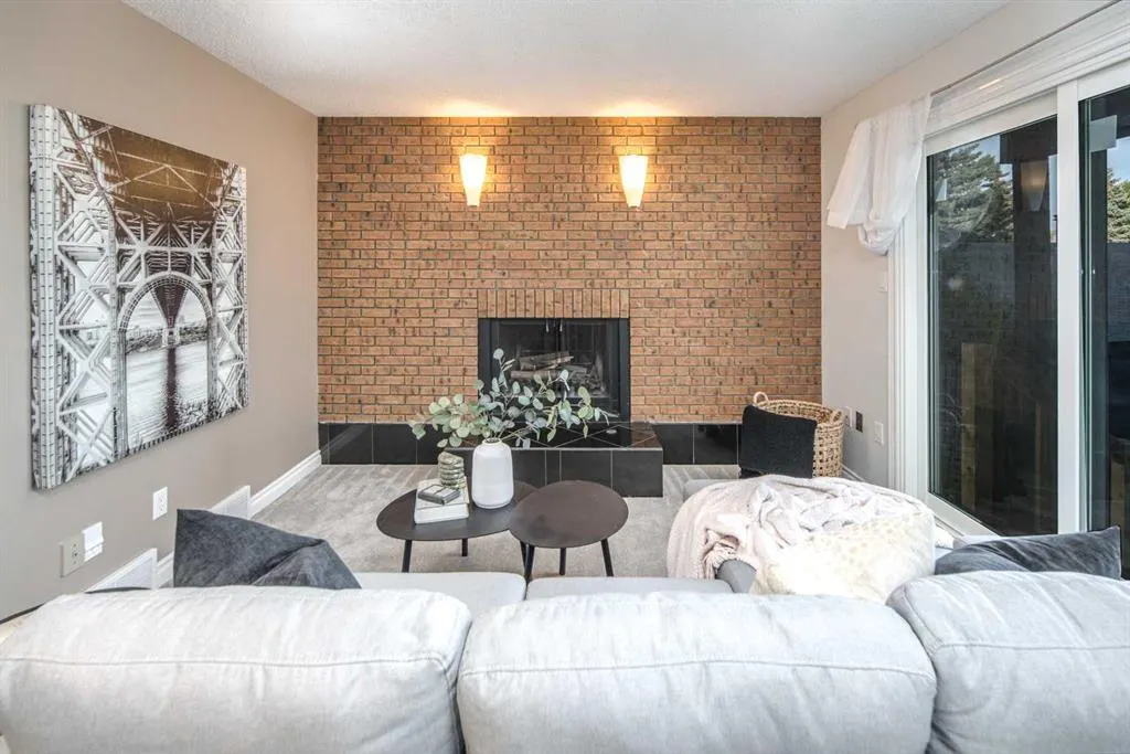 44 Stradwick Way SW