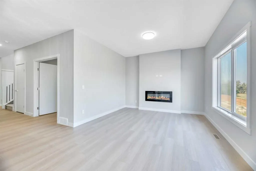 154 Lakewood Crescent