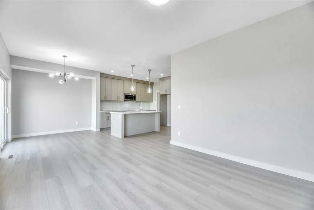 154 Lakewood Crescent