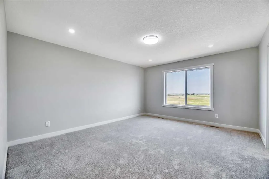 154 Lakewood Crescent