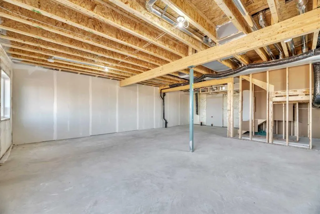 154 Lakewood Crescent