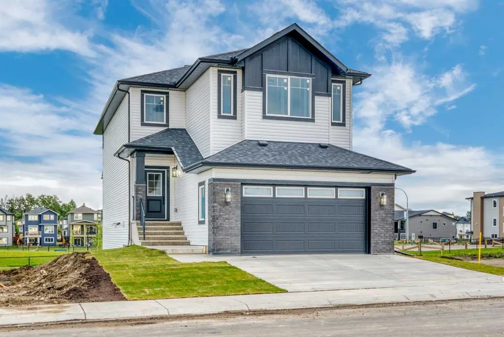 112 Lakewood Crescent