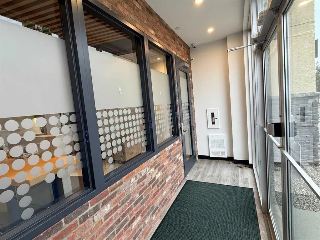 2903 Kingsview Boulevard SE #401 & 402