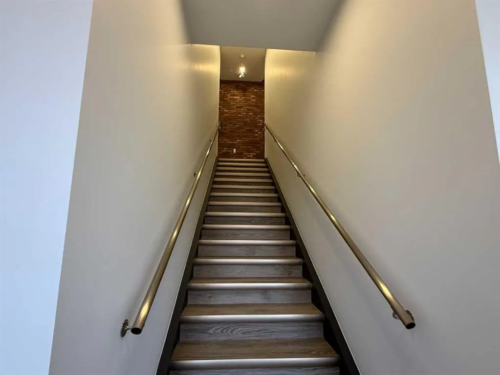 2903 Kingsview Boulevard SE #401 & 402
