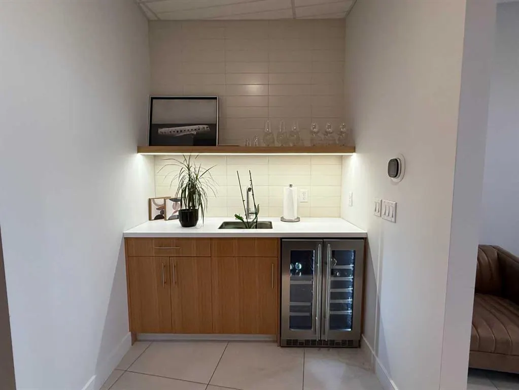 2903 Kingsview Boulevard SE #401 & 402