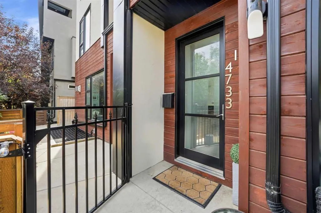 4733 17 Avenue NW #1