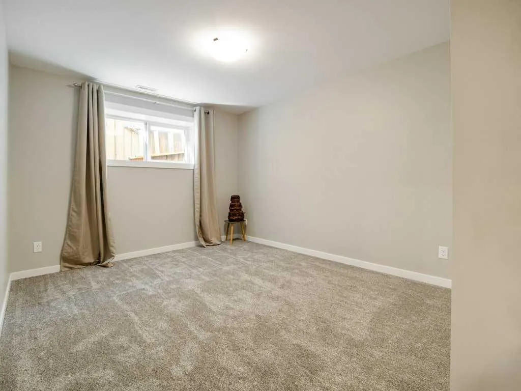 324 Rivergrove Chase W