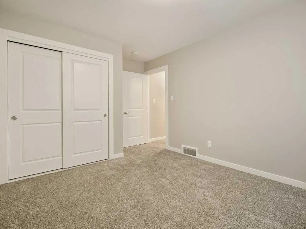 324 Rivergrove Chase W
