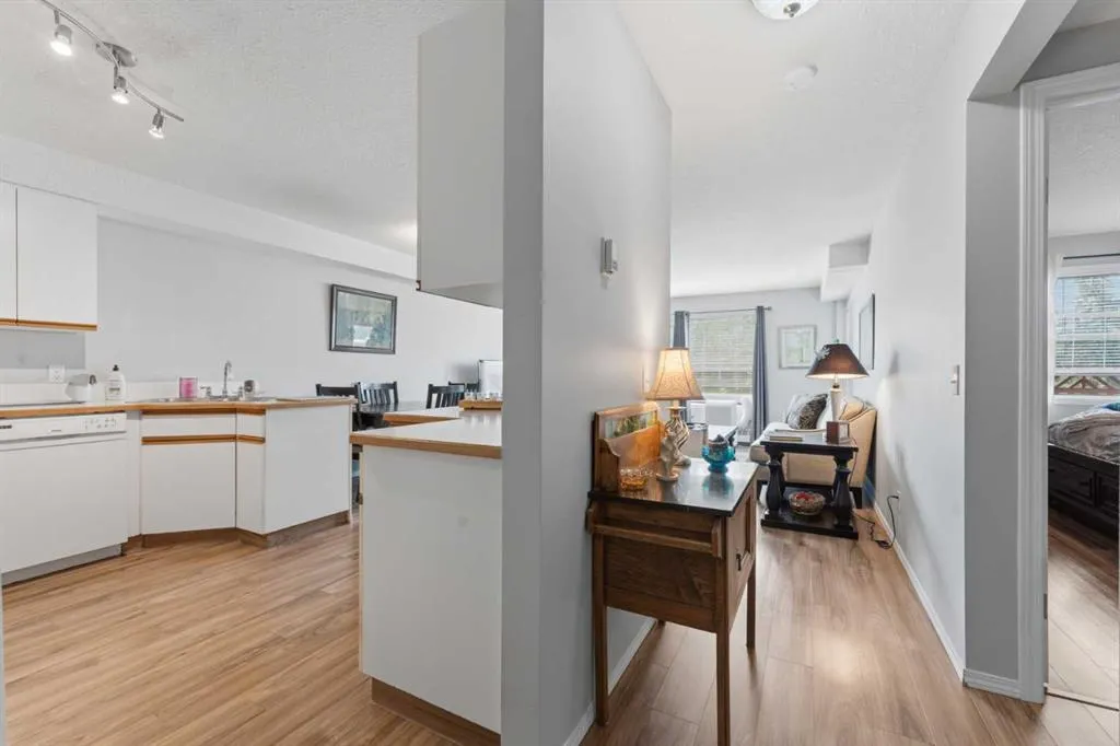 105 7 Avenue SE #208