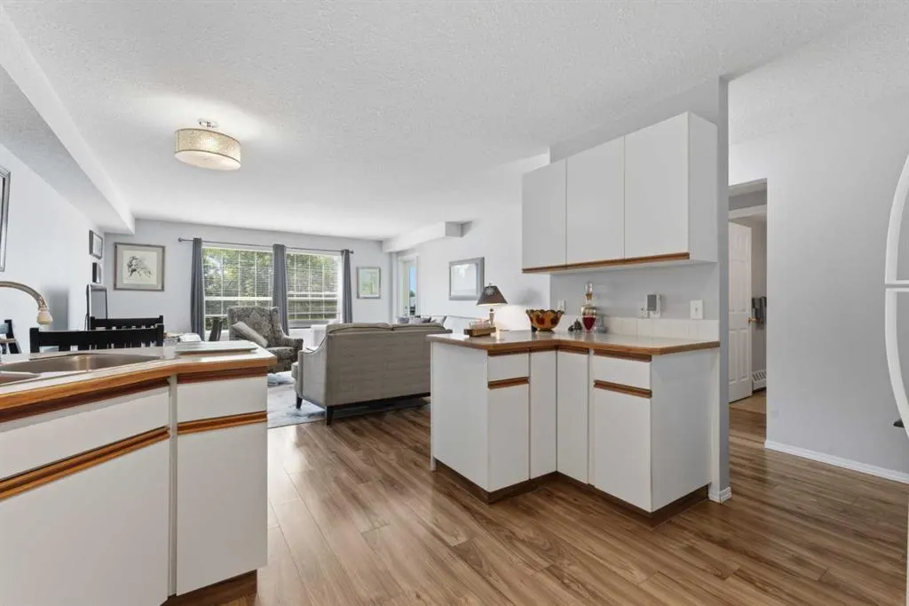 105 7 Avenue SE #208