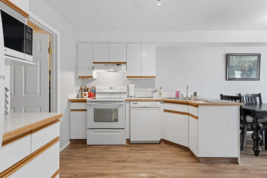 105 7 Avenue SE #208