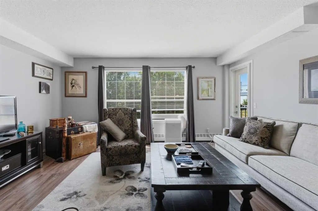 105 7 Avenue SE #208