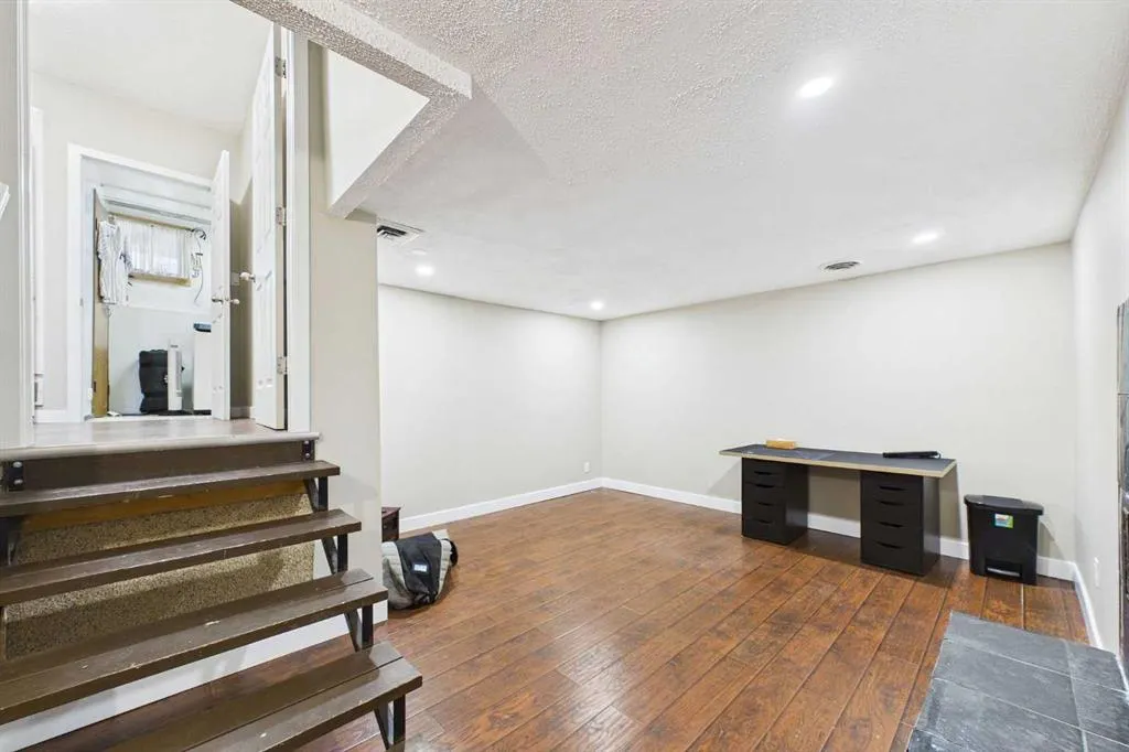 5328 Aspen Drive