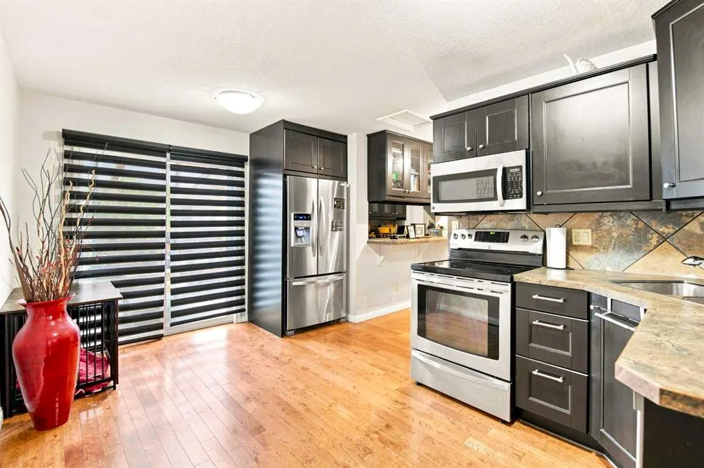 5107 Broadway Avenue