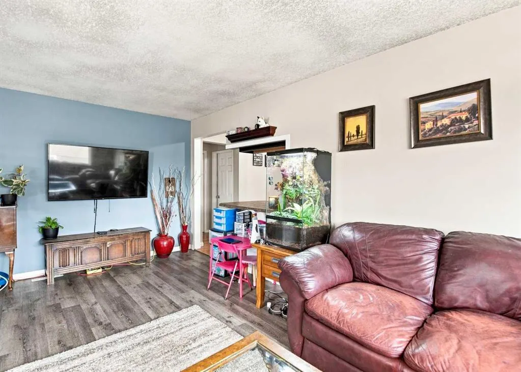 5107 Broadway Avenue